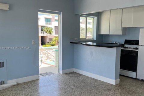 Condo in Delray Beach, Florida, 1 bedroom  № 2011497 - photo 7