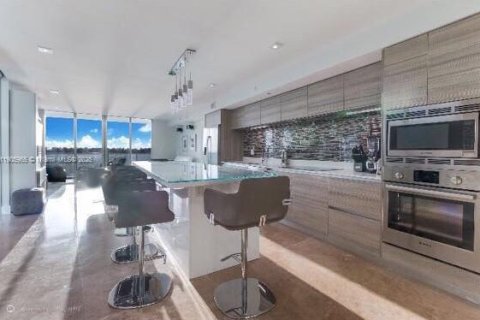 Copropriété à louer à Miami Beach, Floride: 2 chambres, 109.16 m2 № 1956646 - photo 3