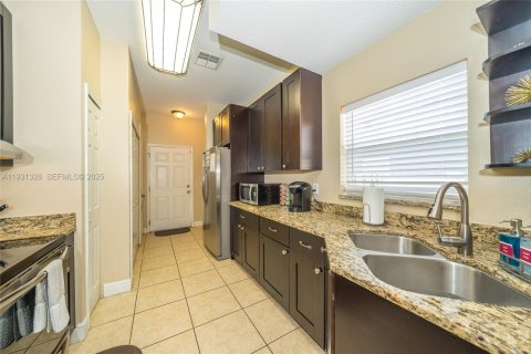 Villa ou maison à vendre à Tampa, Floride: 4 chambres, 150.87 m2 № 2034534 - photo 15