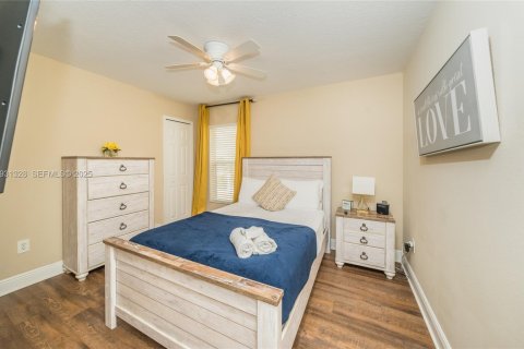 Villa ou maison à vendre à Tampa, Floride: 4 chambres, 150.87 m2 № 2034534 - photo 20