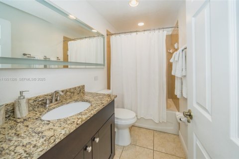 Villa ou maison à vendre à Tampa, Floride: 4 chambres, 150.87 m2 № 2034534 - photo 23