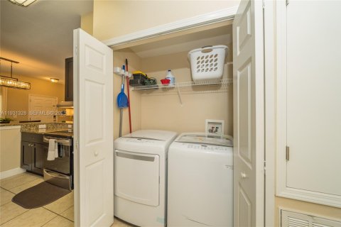 Villa ou maison à vendre à Tampa, Floride: 4 chambres, 150.87 m2 № 2034534 - photo 16