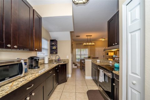 Villa ou maison à vendre à Tampa, Floride: 4 chambres, 150.87 m2 № 2034534 - photo 13