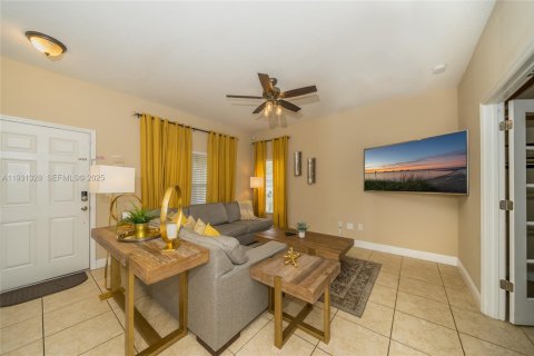 Villa ou maison à vendre à Tampa, Floride: 4 chambres, 150.87 m2 № 2034534 - photo 7