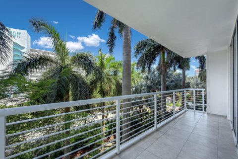 Купить кондоминиум в Форт-Лодердейл, Флорида 1 комната, 175.4м2, № 2268115 - фото 10