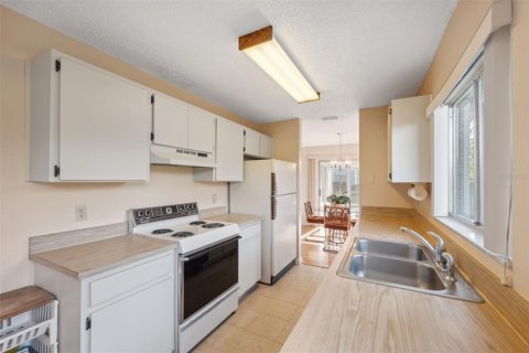 Condominio en venta en Weeki Wachee, Florida, 2 dormitorios, 102.56 m2 № 1544243 - foto 9