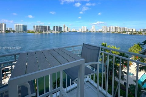 Купить кондоминиум в Санни-Айлс-Бич, Флорида 2 спальни, 102.19м2, № 1986155 - фото 19