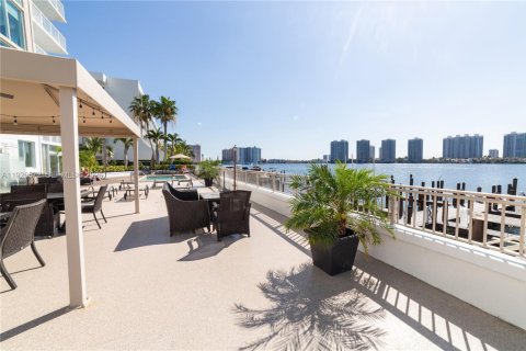 Купить кондоминиум в Санни-Айлс-Бич, Флорида 2 спальни, 102.19м2, № 1986155 - фото 23