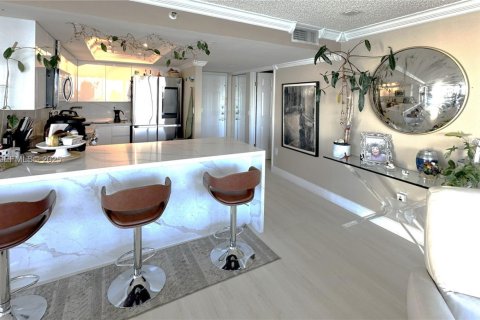 Купить кондоминиум в Санни-Айлс-Бич, Флорида 2 спальни, 102.19м2, № 1986155 - фото 6