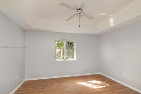 Townhouse in Homestead, Florida 3 bedrooms, 141.03 sq.m. № 1745804 - photo 14