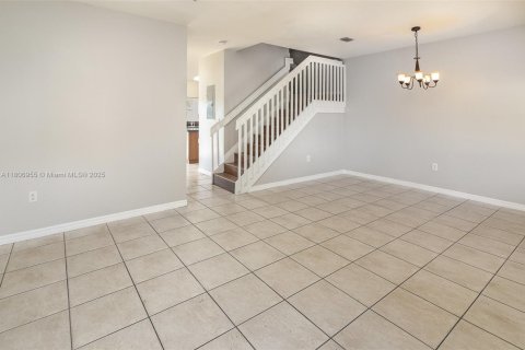 Townhouse in Homestead, Florida 3 bedrooms, 141.03 sq.m. № 1745804 - photo 6