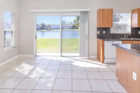 Townhouse in Homestead, Florida 3 bedrooms, 141.03 sq.m. № 1745804 - photo 3