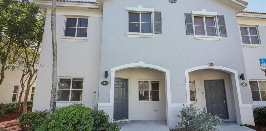 Townhouse in Homestead, Florida 3 bedrooms, 141.03 sq.m. № 1745804