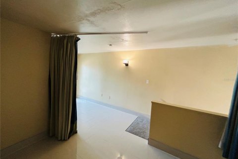 Condo in Orlando, Florida, 1 bedroom  № 1882740 - photo 9