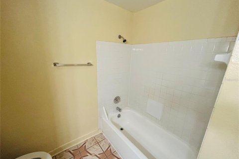 Condo in Orlando, Florida, 1 bedroom  № 1882740 - photo 11