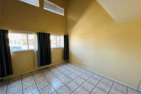 Condo in Orlando, Florida, 1 bedroom  № 1882740 - photo 2