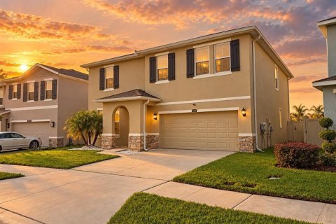 Casa en San Antonio, Florida 5 dormitorios, 272.58 m2 № 2379787