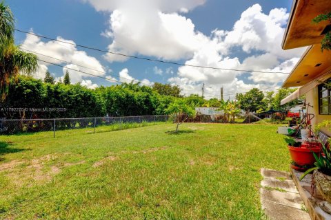 House in Homestead, Florida 3 bedrooms, 173.17 sq.m. № 1780116 - photo 3