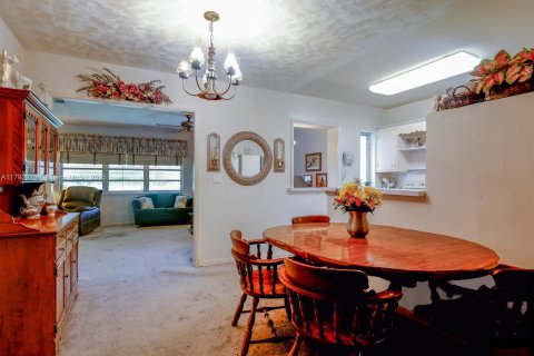 House in Homestead, Florida 3 bedrooms, 173.17 sq.m. № 1780116 - photo 6