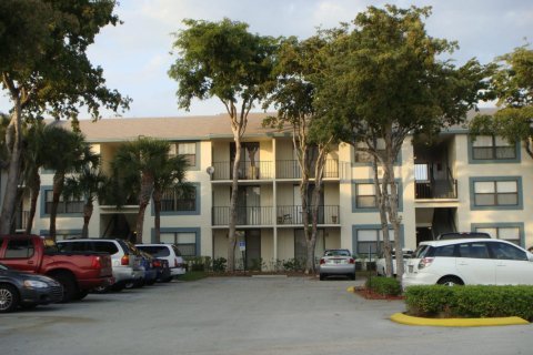 Condo in West Palm Beach, Florida, 1 bedroom  № 2381456 - photo 7