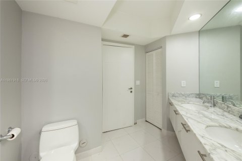 Condo in Miami, Florida, 2 bedrooms  № 2053064 - photo 22