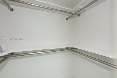 Condo in Miami, Florida, 2 bedrooms  № 2053064 - photo 26