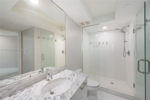 Condo in Miami, Florida, 2 bedrooms  № 2053064 - photo 27