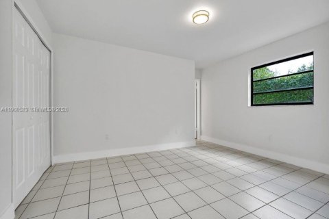Touwnhouse à vendre à Miami, Floride: 2 chambres, 125.7 m2 № 2022055 - photo 10