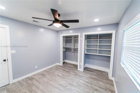 House in Tamarac, Florida 4 bedrooms, 166.67 sq.m. № 1996359 - photo 16