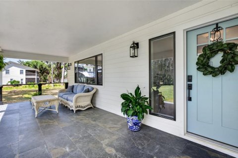 House in Melrose, Florida 4 bedrooms, 256.6 sq.m. № 2095534 - photo 11