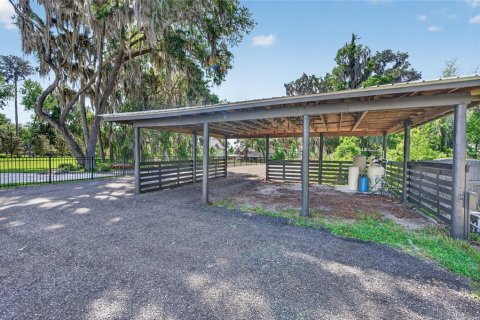 House in Melrose, Florida 4 bedrooms, 256.6 sq.m. № 2095534 - photo 7