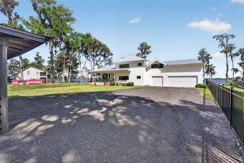 House in Melrose, Florida 4 bedrooms, 256.6 sq.m. № 2095534 - photo 6