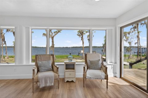 House in Melrose, Florida 4 bedrooms, 256.6 sq.m. № 2095534 - photo 20
