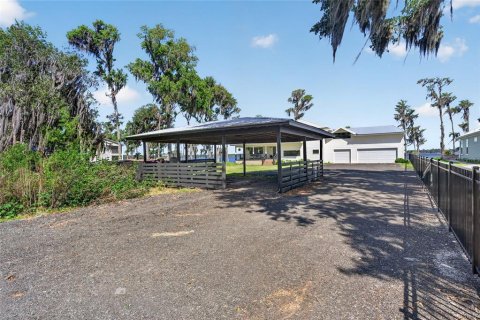 House in Melrose, Florida 4 bedrooms, 256.6 sq.m. № 2095534 - photo 5