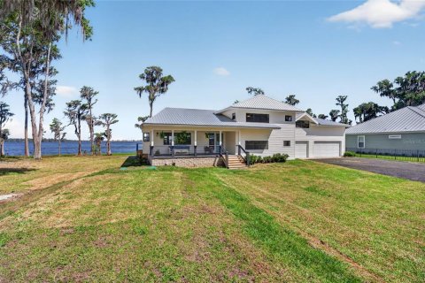 House in Melrose, Florida 4 bedrooms, 256.6 sq.m. № 2095534 - photo 9