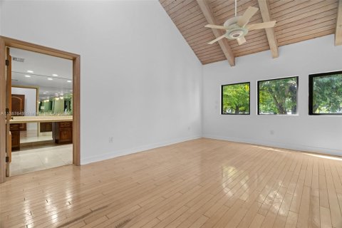 Villa ou maison à vendre à Miami, Floride: 4 chambres, 383.69 m2 № 1862133 - photo 28