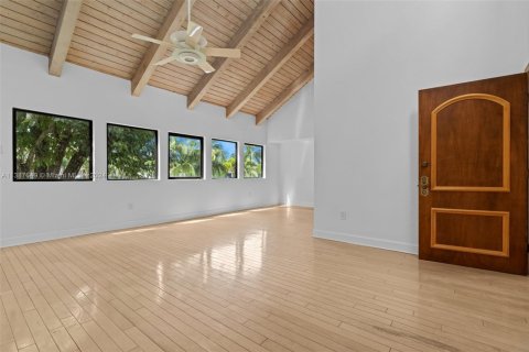Villa ou maison à vendre à Miami, Floride: 4 chambres, 383.69 m2 № 1862133 - photo 29