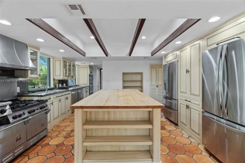 Villa ou maison à vendre à Miami, Floride: 4 chambres, 383.69 m2 № 1862133 - photo 17