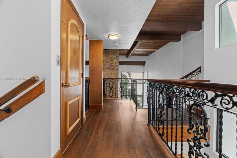 Villa ou maison à vendre à Miami, Floride: 4 chambres, 383.69 m2 № 1862133 - photo 27