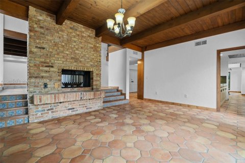 Villa ou maison à vendre à Miami, Floride: 4 chambres, 383.69 m2 № 1862133 - photo 14