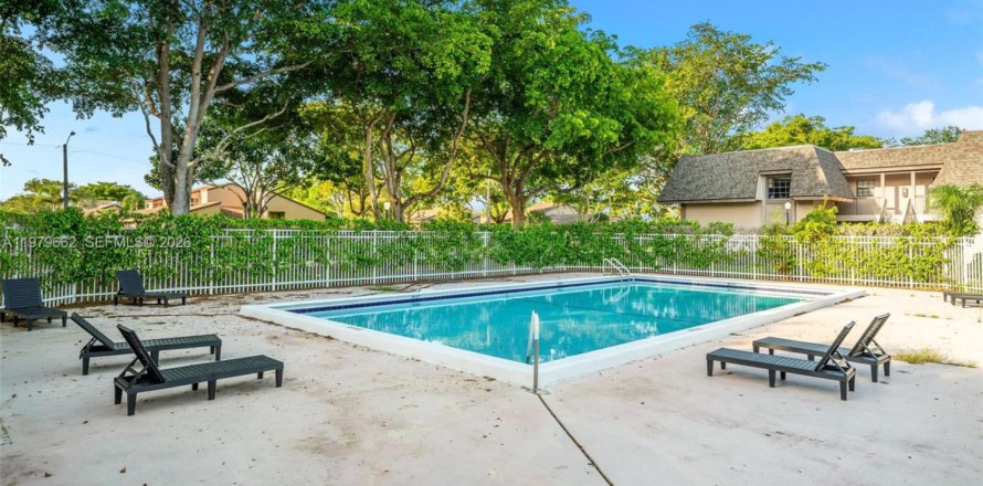 Condo à Sunrise, Floride, 2 chambres  № 2046331