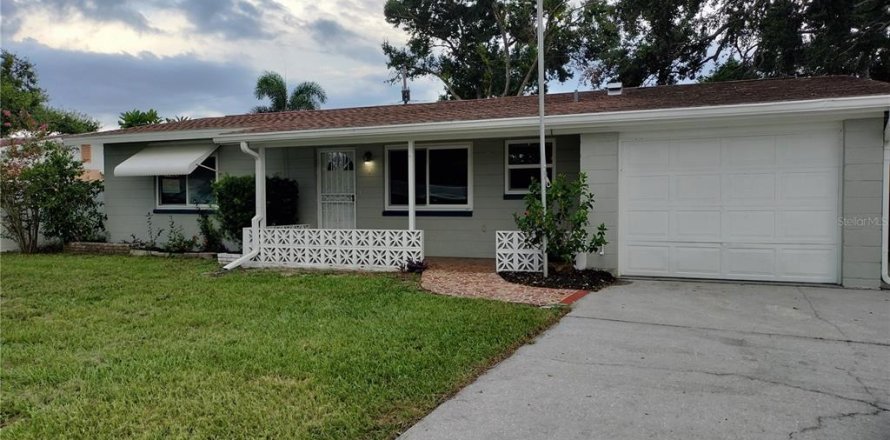 House in Seminole, Florida 3 bedrooms, 108.14 sq.m. № 1835863