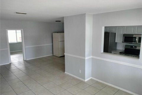 House in Seminole, Florida 3 bedrooms, 108.14 sq.m. № 1835863 - photo 3