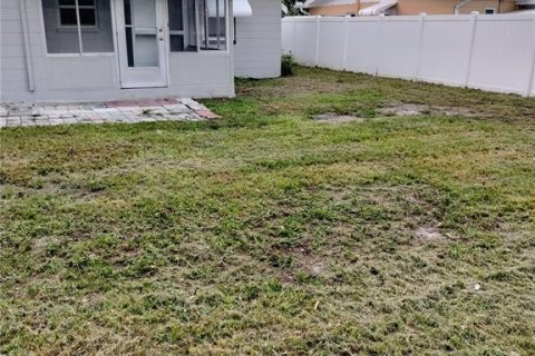 House in Seminole, Florida 3 bedrooms, 108.14 sq.m. № 1835863 - photo 25