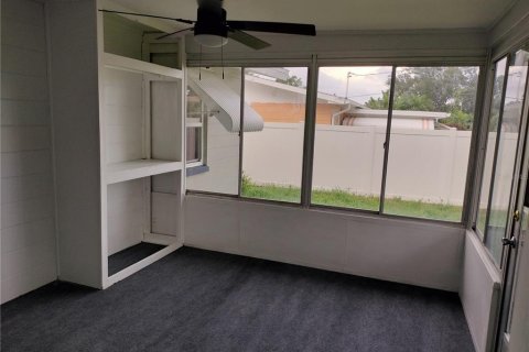 House in Seminole, Florida 3 bedrooms, 108.14 sq.m. № 1835863 - photo 17