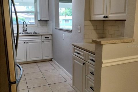 House in Seminole, Florida 3 bedrooms, 108.14 sq.m. № 1835863 - photo 7
