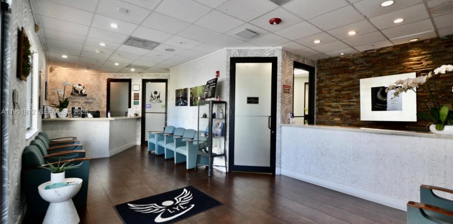 Propiedad comercial en Miami, Florida № 2007986