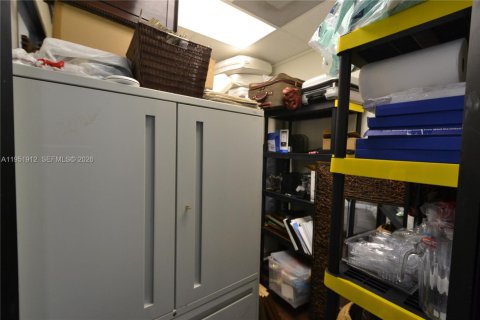 Propiedad comercial en venta en Miami, Florida № 2007986 - foto 19