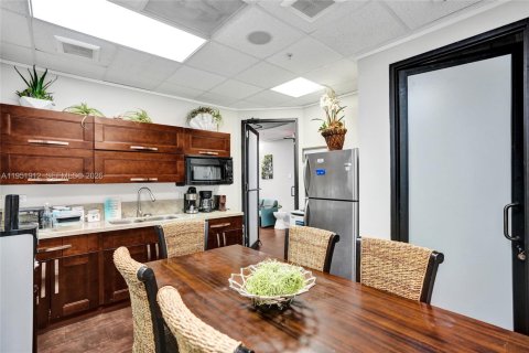 Immobilier commercial à vendre à Miami, Floride № 2007986 - photo 27