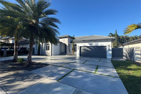 Villa ou maison à vendre à Miami Lakes, Floride: 4 chambres, 214.98 m2 № 1997025 - photo 2